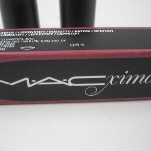 MAC ximal Silky Matte Lipstick CAPTIVE AUDIENCE 689 Matte, 0.12 Ounce